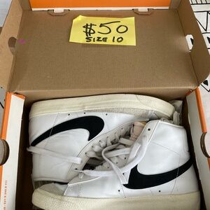 Nike White and Black High-Tops